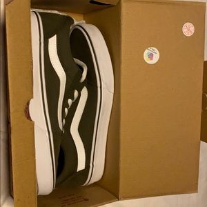 Women’s Vans “Ward” Olive Canvas Sneakers size 9